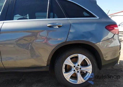 2018 Mercedes-Benz Glc 300 4Matic z USA, uszkodzony, nr VIN WDC0G4KB0JV015890